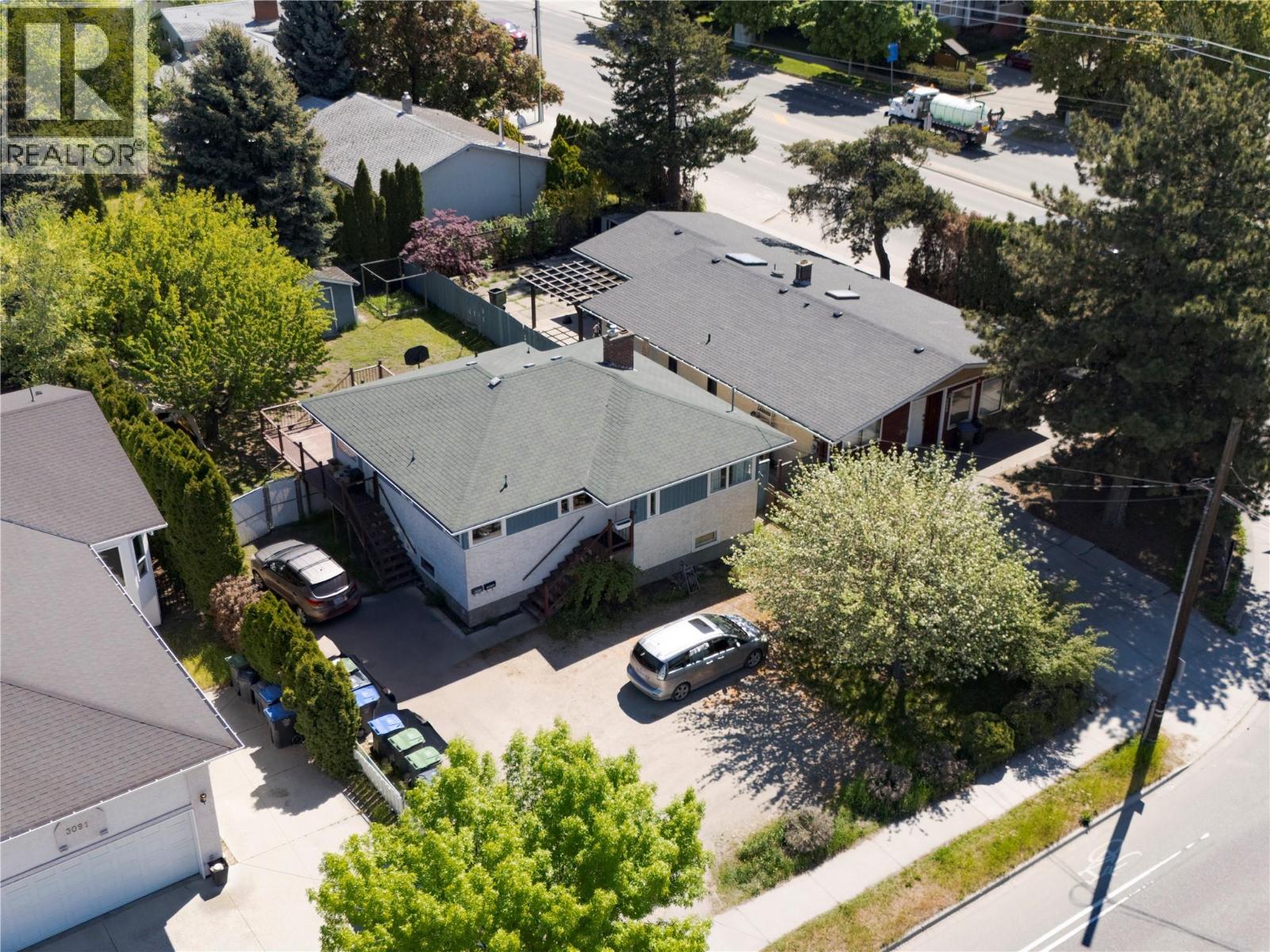 3095 Gordon Drive, Kelowna, British Columbia  V1W 3R1 - Photo 2 - 10369376