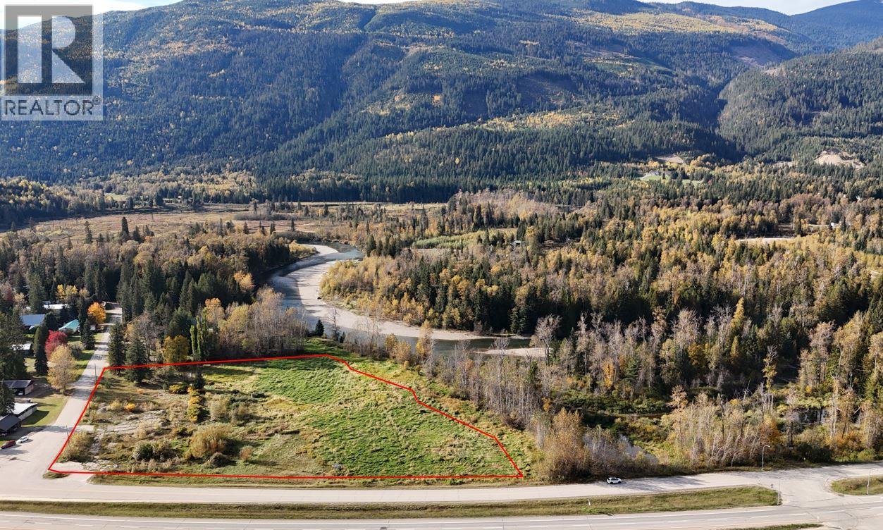 3785 Malakwa Road, Malakwa, British Columbia  V0E 0C4 - Photo 2 - 10369423