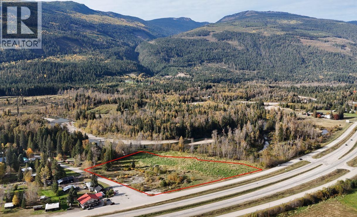 3785 Malakwa Road, Malakwa, British Columbia  V0E 0C4 - Photo 3 - 10369423