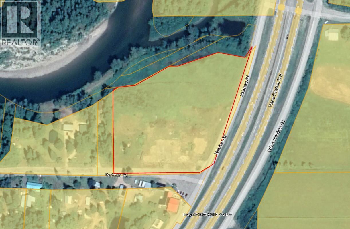3785 Malakwa Road, Malakwa, British Columbia  V0E 0C4 - Photo 8 - 10369423