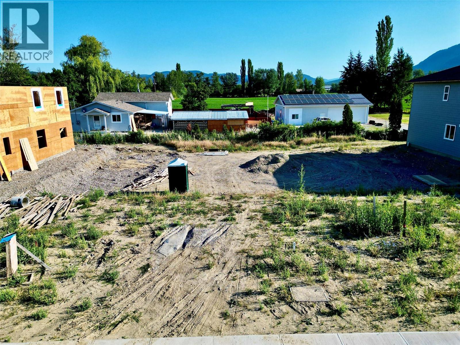 2233 Heitman Street, Enderby, British Columbia  V0E 1V2 - Photo 5 - 10369443