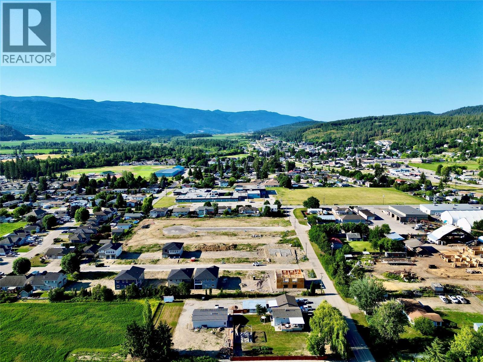 2233 Heitman Street, Enderby, British Columbia  V0E 1V2 - Photo 8 - 10369443