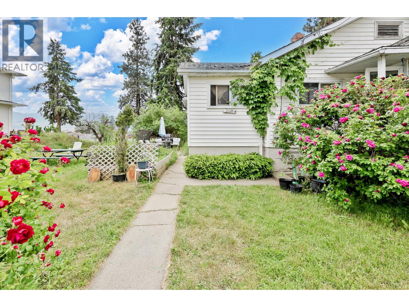 2571 & 2573 Hebert Road, West Kelowna, British Columbia  V4T 2J6 - Photo 4 - 10369433