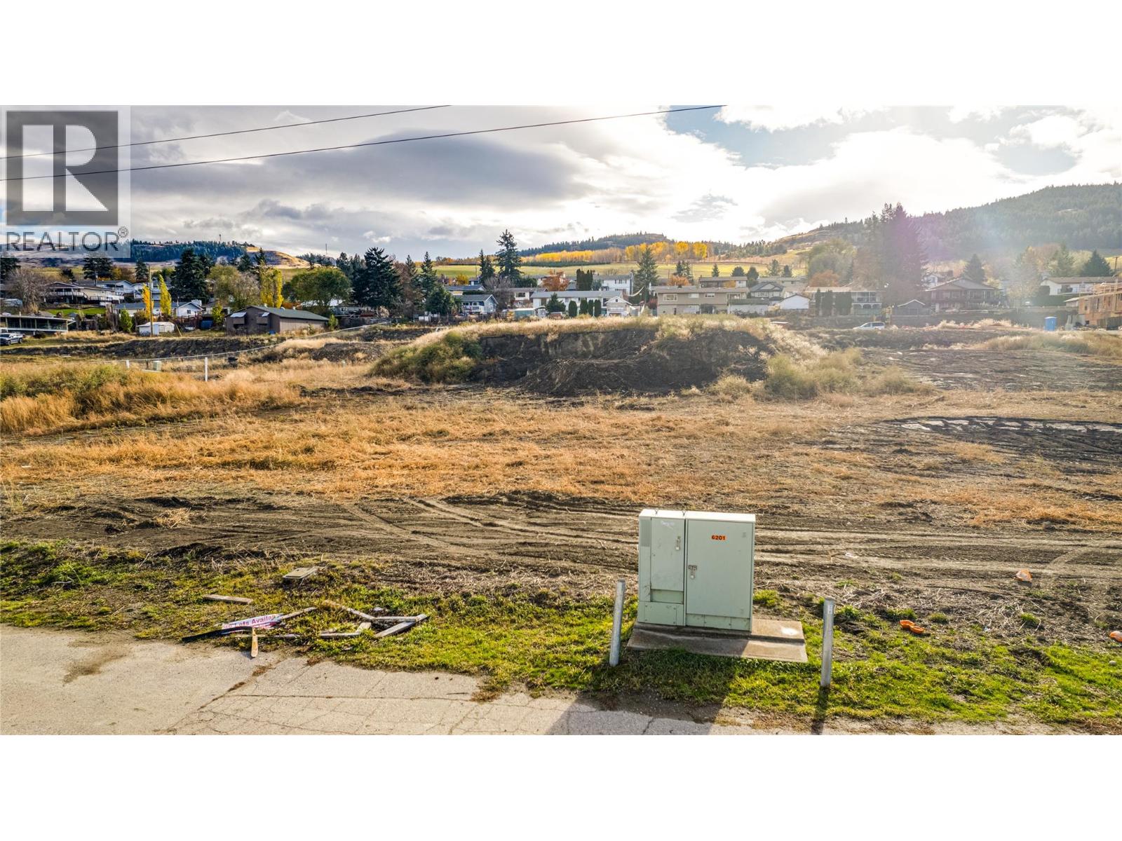 6758 Okanagan Avenue, Vernon, British Columbia  V1H 1M2 - Photo 4 - 10369400