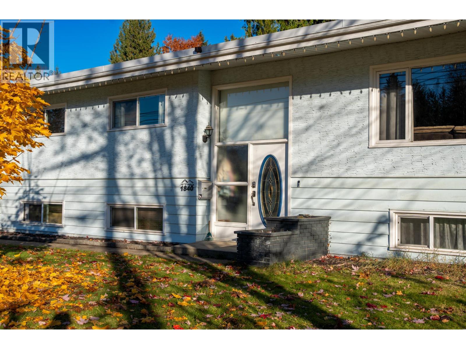 1840 Airport Way, Revelstoke, British Columbia  V0E 2S1 - Photo 2 - 10367127