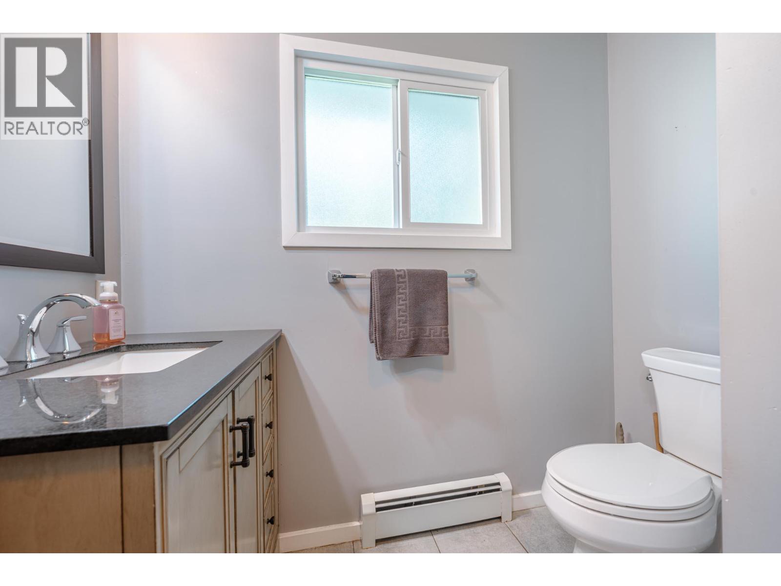 1840 Airport Way, Revelstoke, British Columbia  V0E 2S1 - Photo 24 - 10367127