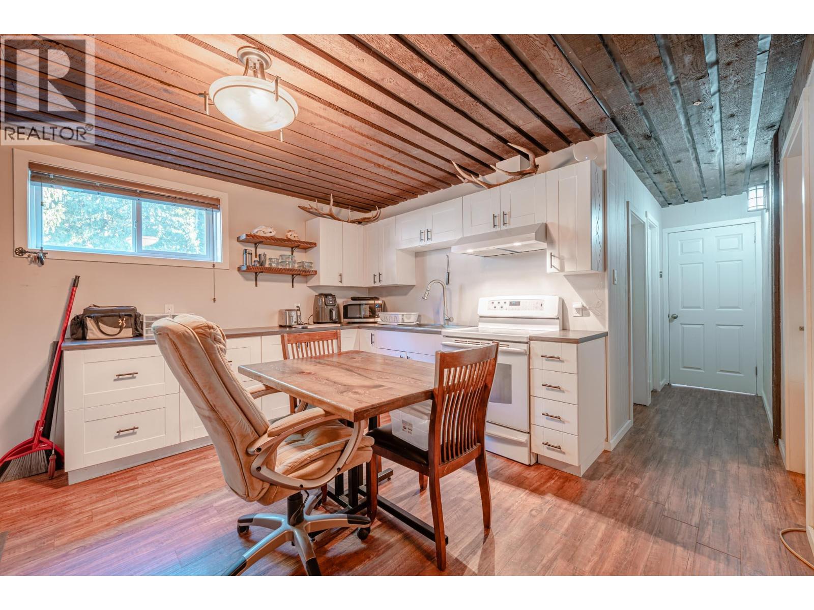 1840 Airport Way, Revelstoke, British Columbia  V0E 2S1 - Photo 39 - 10367127