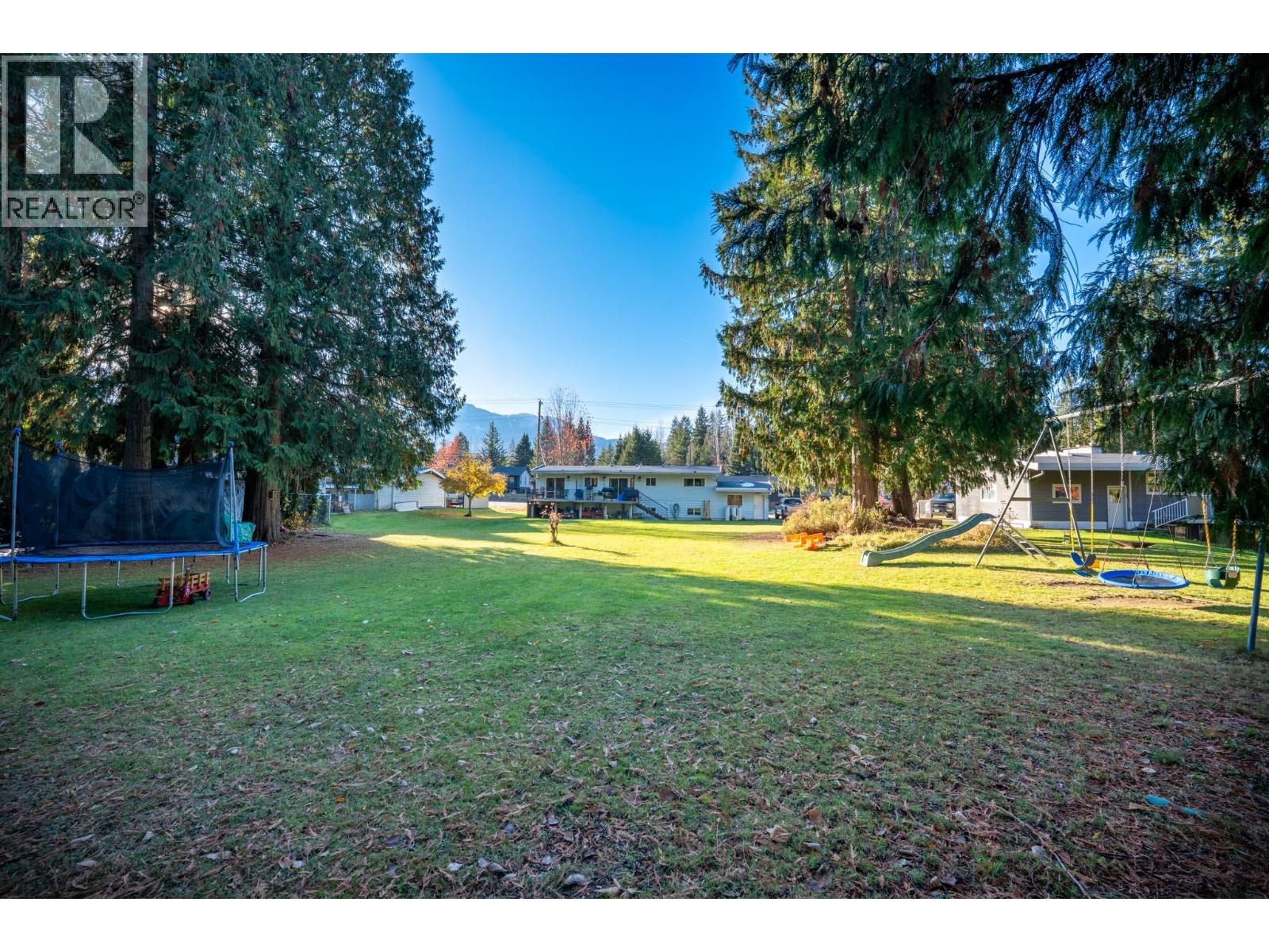 1840 Airport Way, Revelstoke, British Columbia  V0E 2S1 - Photo 7 - 10367127