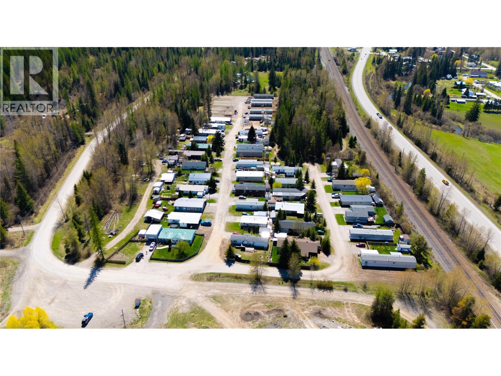 9773 Stephenson Road, Hosmer, British Columbia  V0B 1M5 - Photo 10 - 10369487