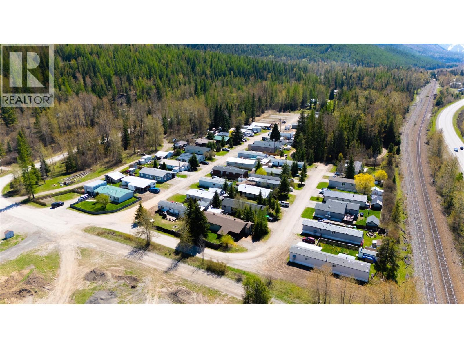 9773 Stephenson Road, Hosmer, British Columbia  V0B 1M5 - Photo 11 - 10369487
