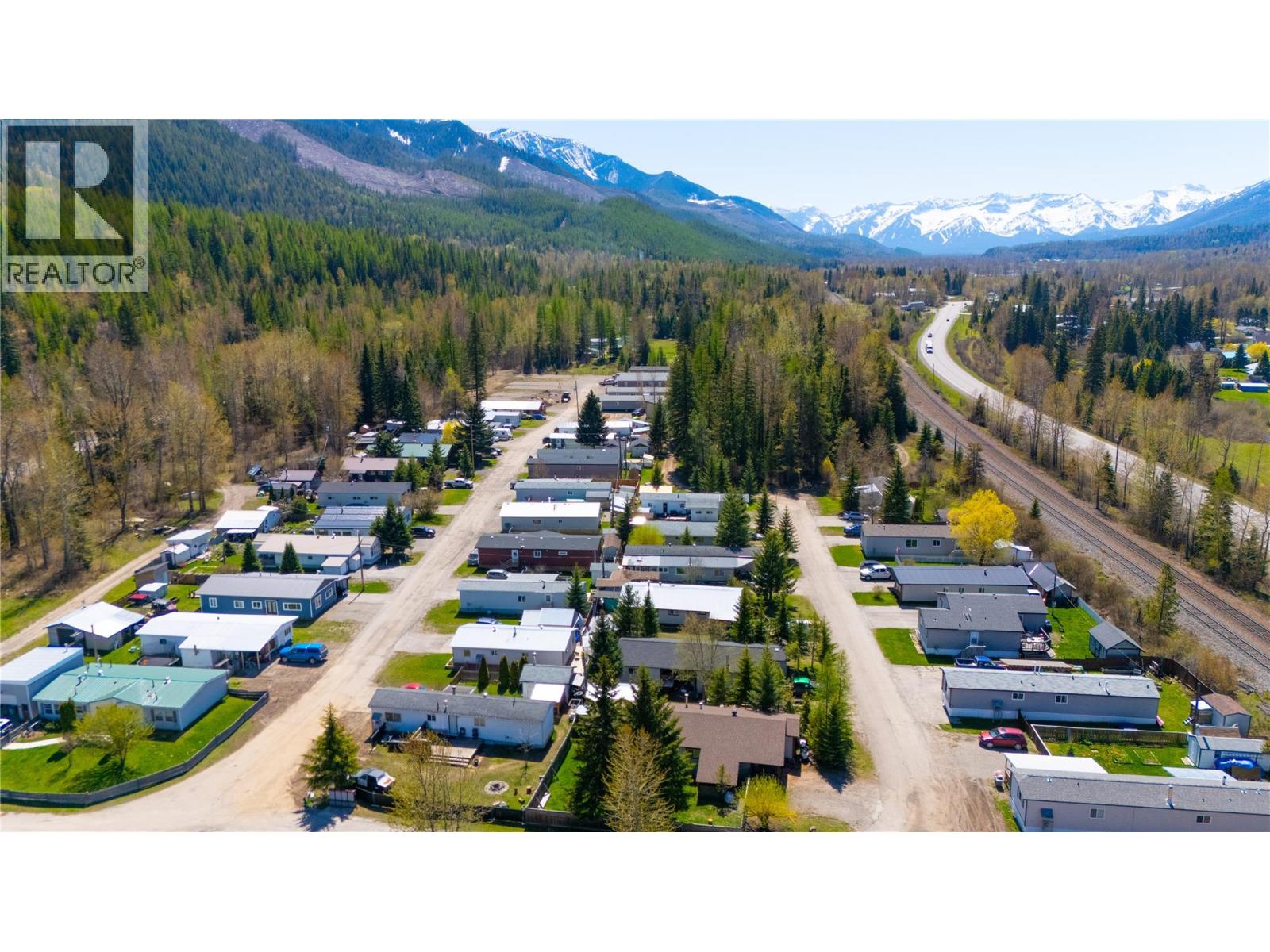 9773 Stephenson Road, Hosmer, British Columbia  V0B 1M5 - Photo 12 - 10369487