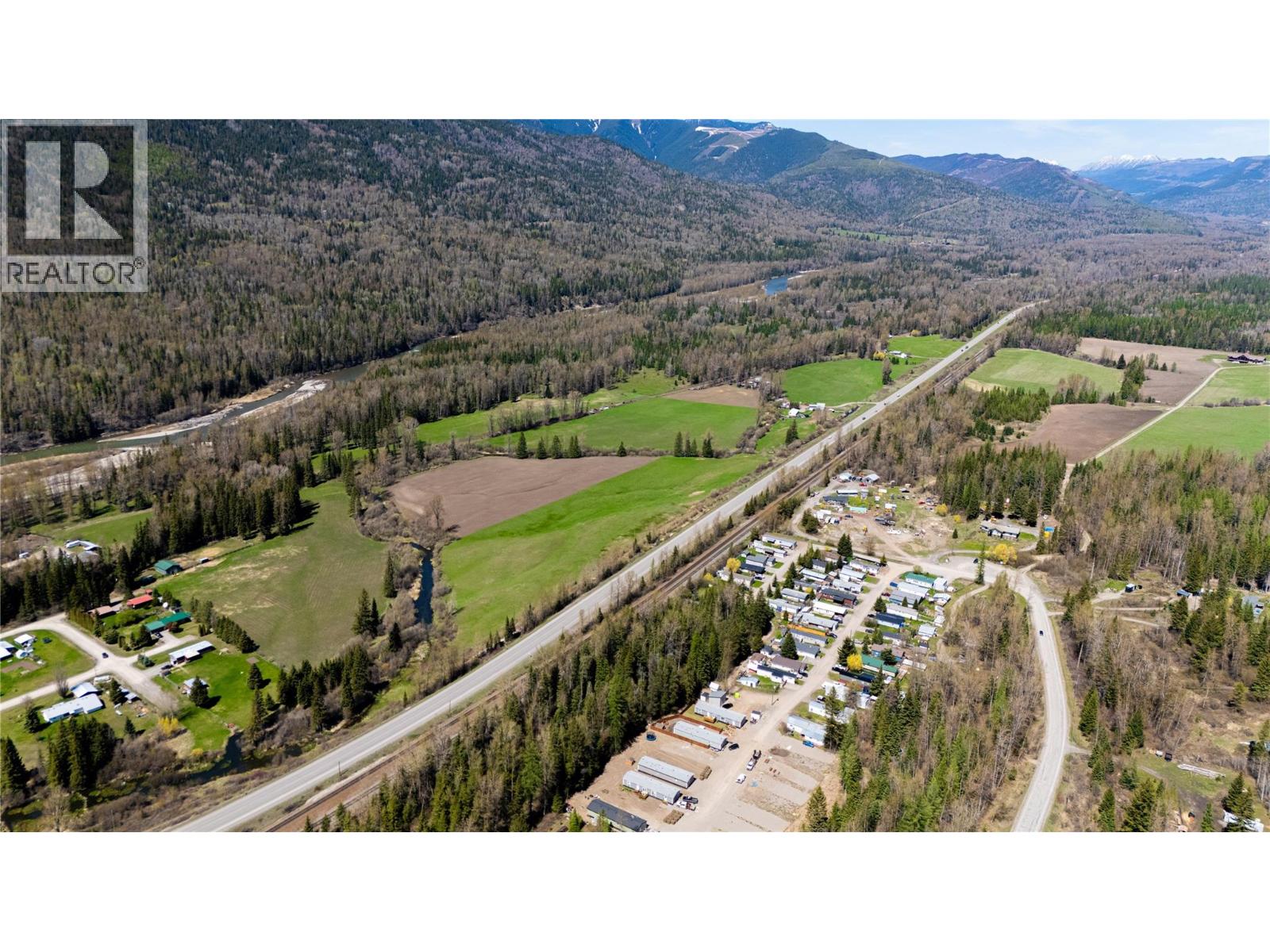 9773 Stephenson Road, Hosmer, British Columbia  V0B 1M5 - Photo 2 - 10369487