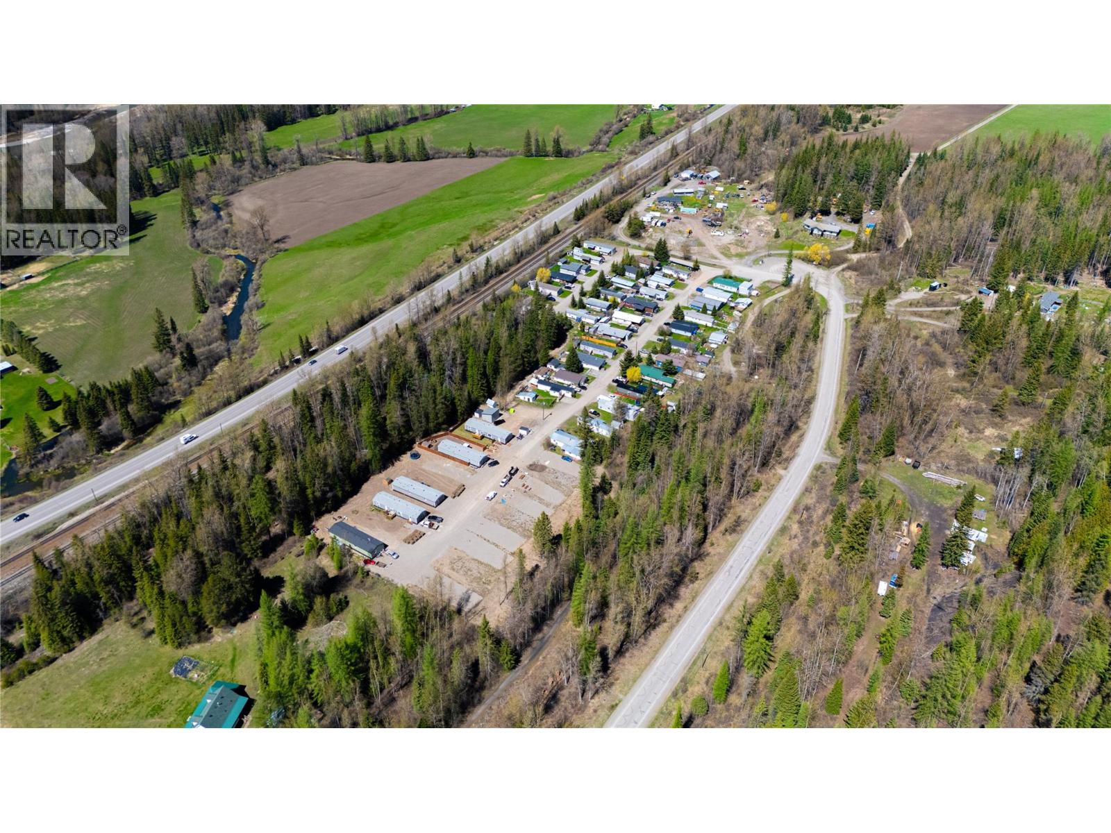 9773 Stephenson Road, Hosmer, British Columbia  V0B 1M5 - Photo 4 - 10369487