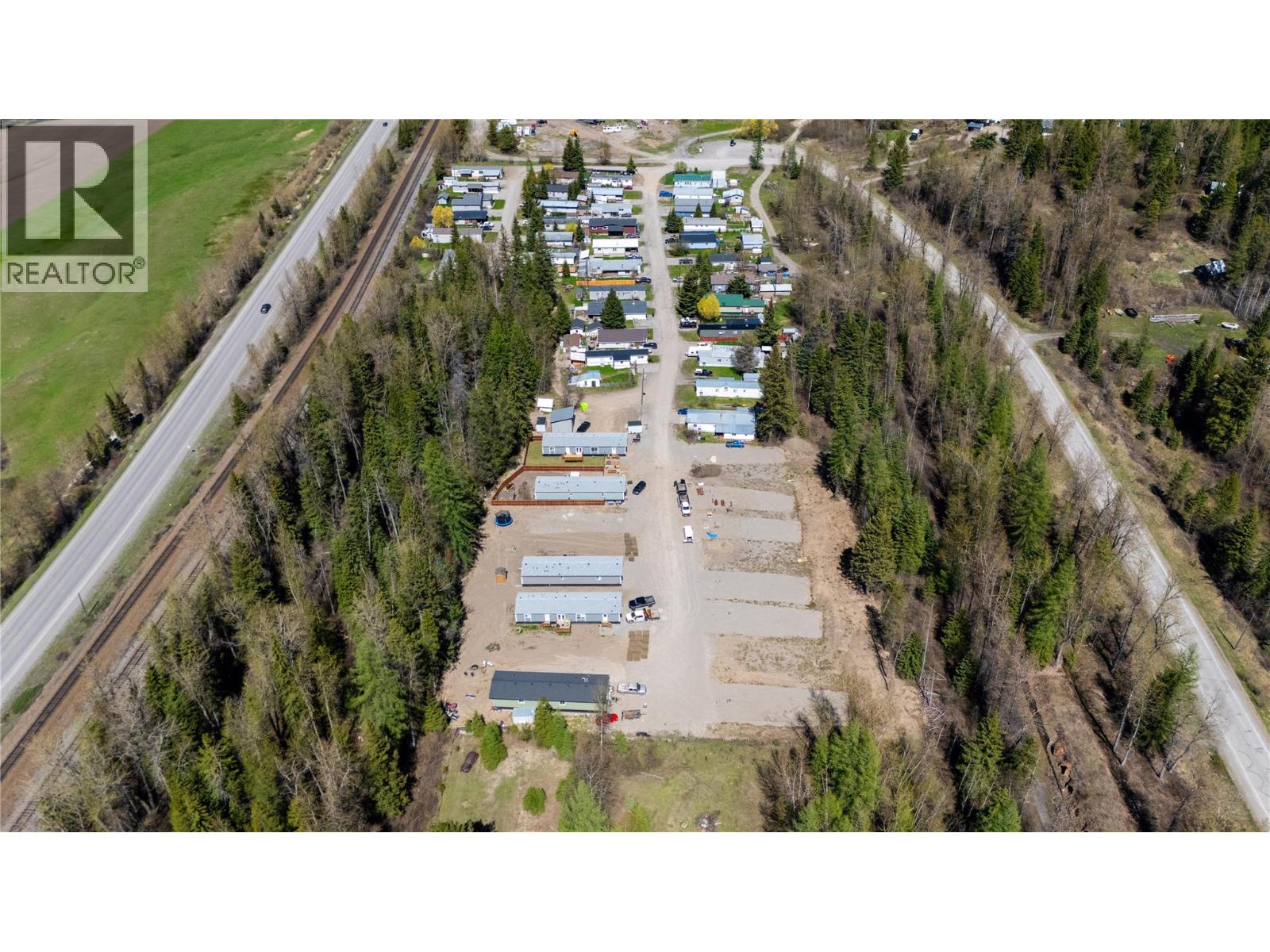 9773 Stephenson Road, Hosmer, British Columbia  V0B 1M5 - Photo 5 - 10369487