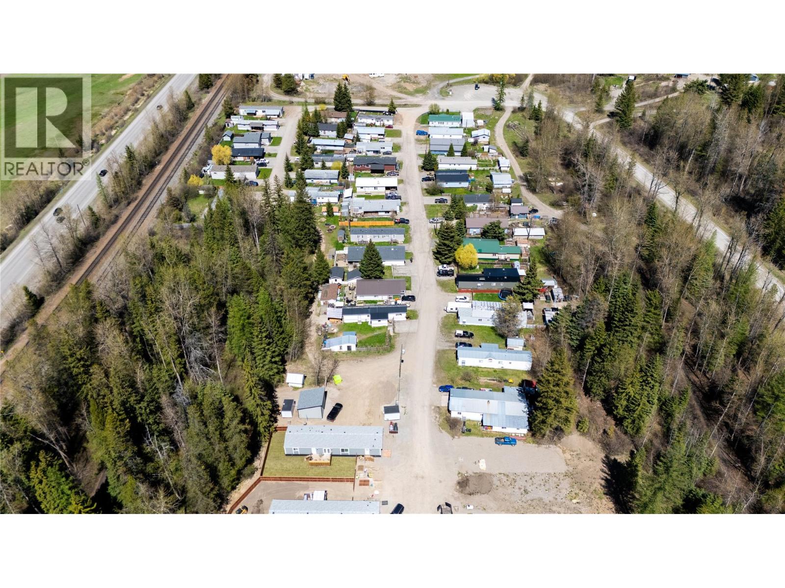 9773 Stephenson Road, Hosmer, British Columbia  V0B 1M5 - Photo 6 - 10369487
