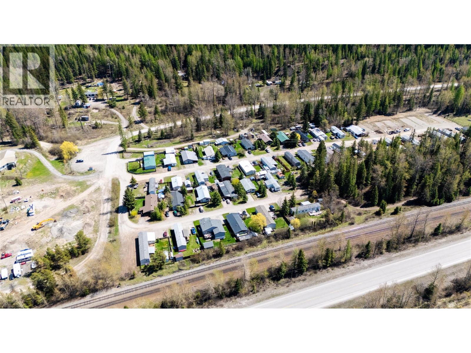 9773 Stephenson Road, Hosmer, British Columbia  V0B 1M5 - Photo 8 - 10369487