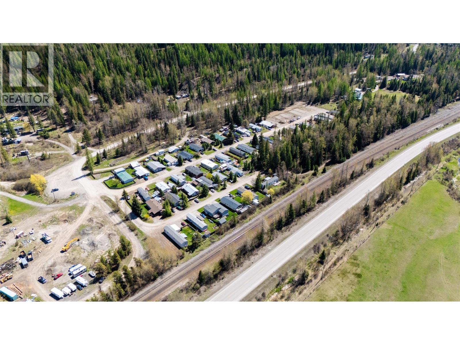 9773 Stephenson Road, Hosmer, British Columbia  V0B 1M5 - Photo 9 - 10369487
