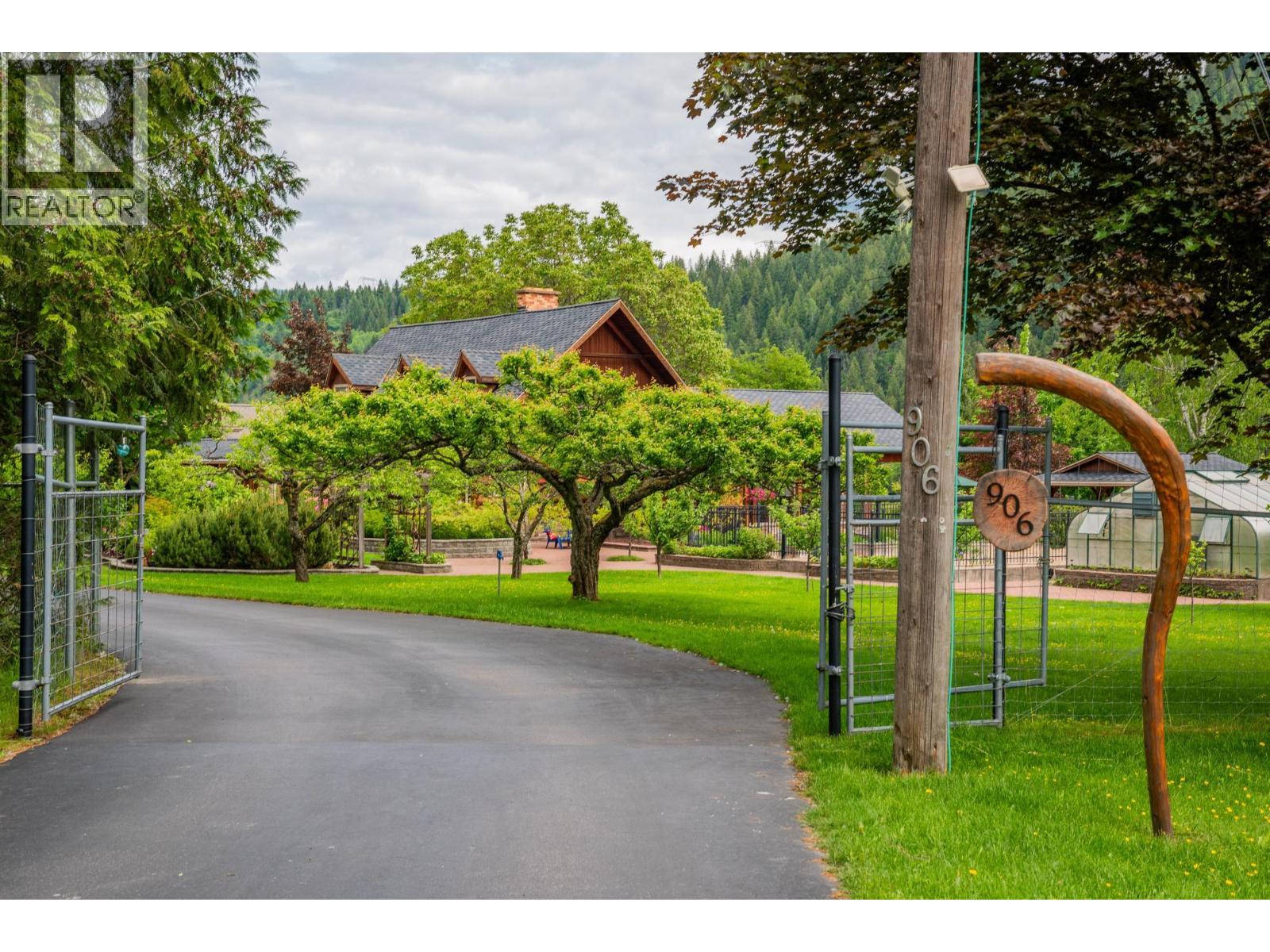 906 James Road, Shoreacres, British Columbia  V1N 4P8 - Photo 18 - 10369462