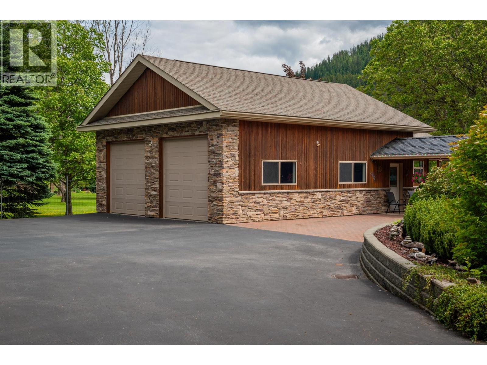 906 James Road, Shoreacres, British Columbia  V1N 4P8 - Photo 19 - 10369462
