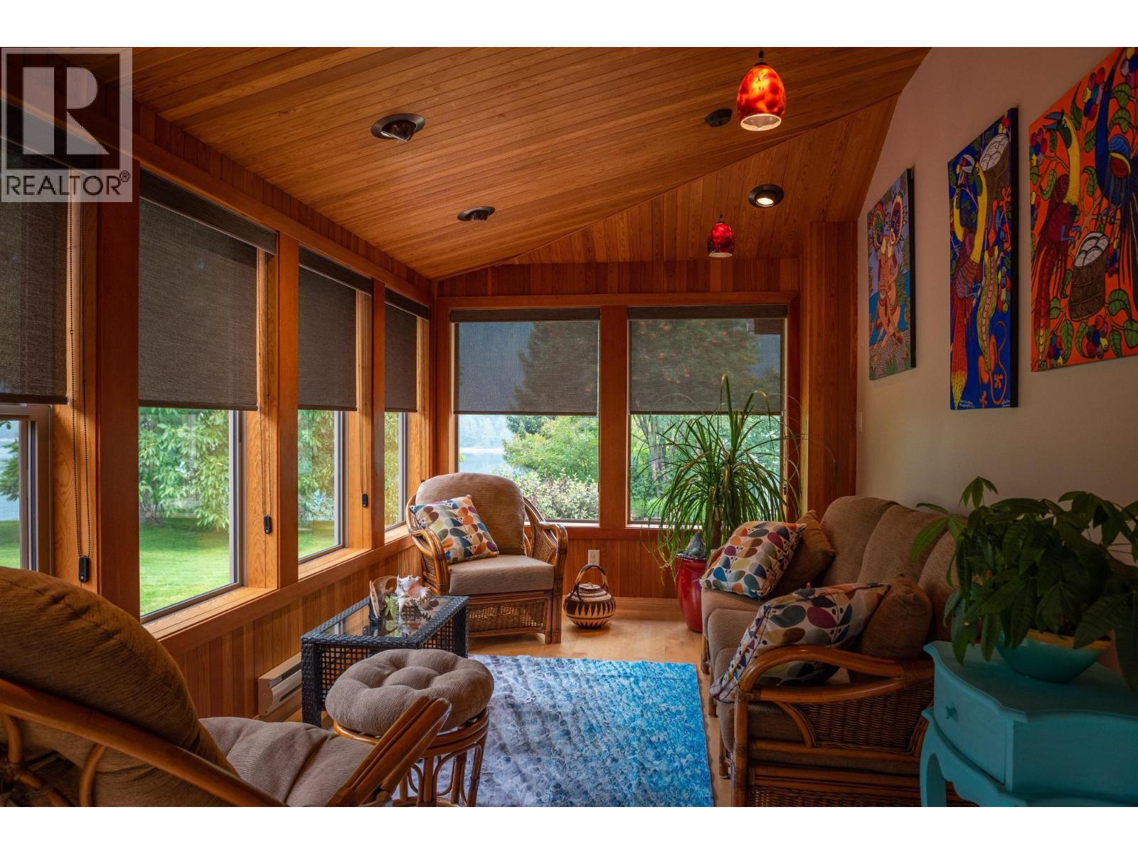 906 James Road, Shoreacres, British Columbia  V1N 4P8 - Photo 53 - 10369462