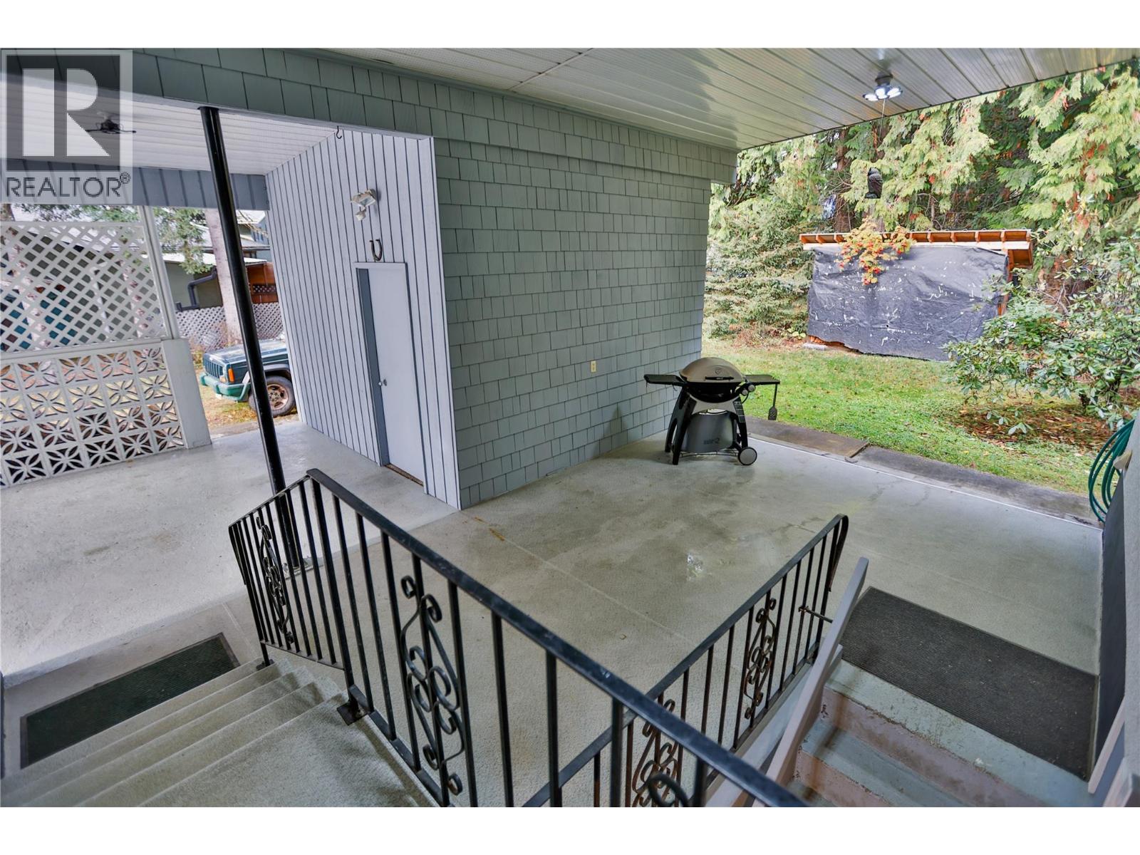 1438 Nichol Road, Revelstoke, British Columbia  V0E 2S1 - Photo 11 - 10369472