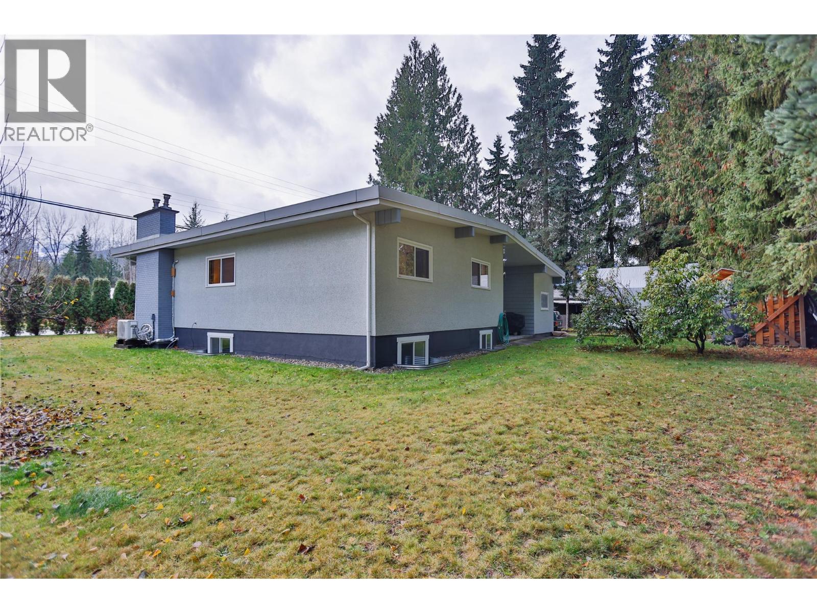 1438 Nichol Road, Revelstoke, British Columbia  V0E 2S1 - Photo 4 - 10369472