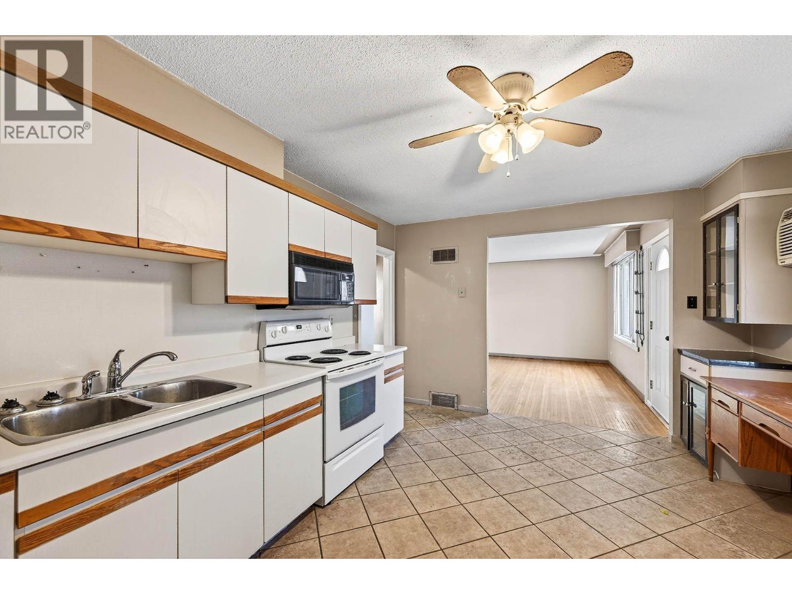 620 Fortune Drive, Kamloops, British Columbia  V2B 2K3 - Photo 8 - 10369411