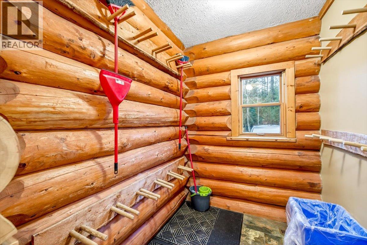 4580 Timberline Crescent, Fernie, British Columbia  V0B 1M6 - Photo 7 - 10369516