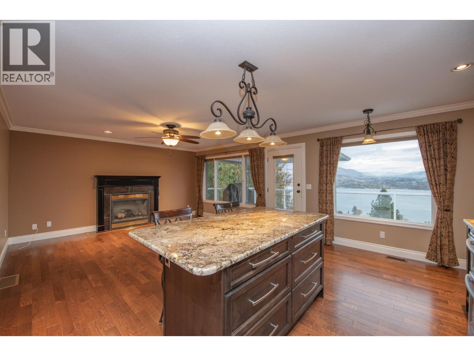 7903 Lakeview Drive, Coldstream, British Columbia  V1B 1W4 - Photo 11 - 10369157