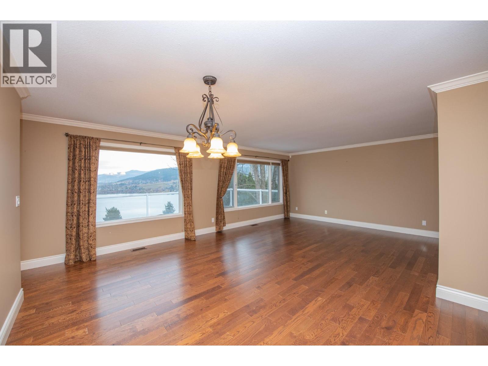 7903 Lakeview Drive, Coldstream, British Columbia  V1B 1W4 - Photo 17 - 10369157