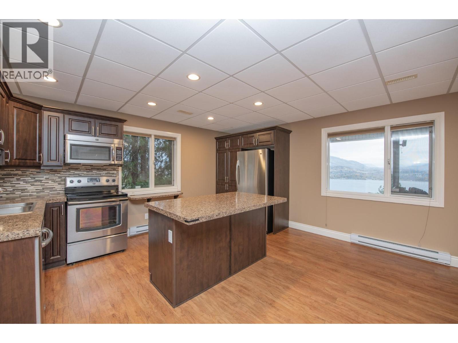 7903 Lakeview Drive, Coldstream, British Columbia  V1B 1W4 - Photo 29 - 10369157