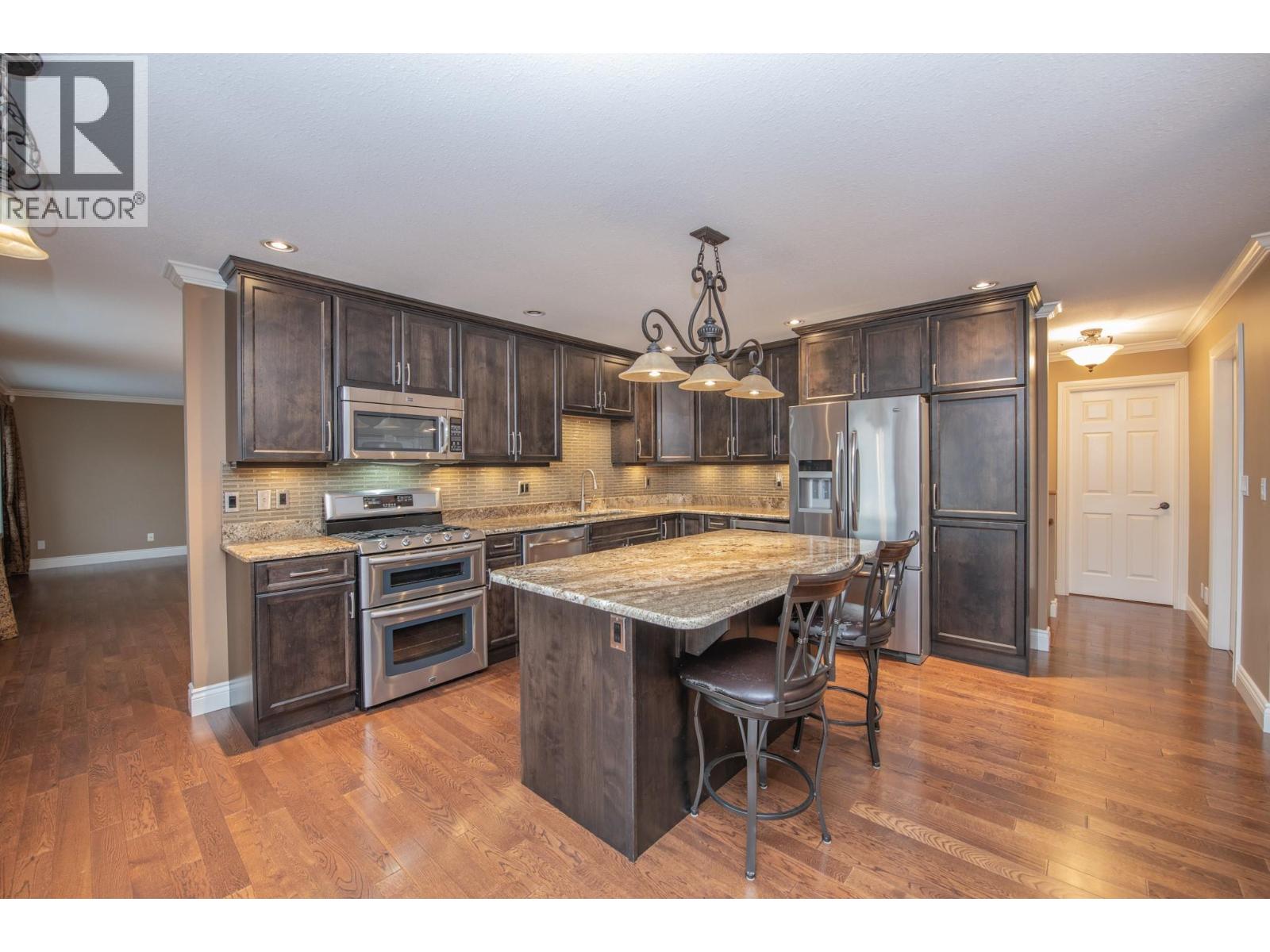 7903 Lakeview Drive, Coldstream, British Columbia  V1B 1W4 - Photo 8 - 10369157