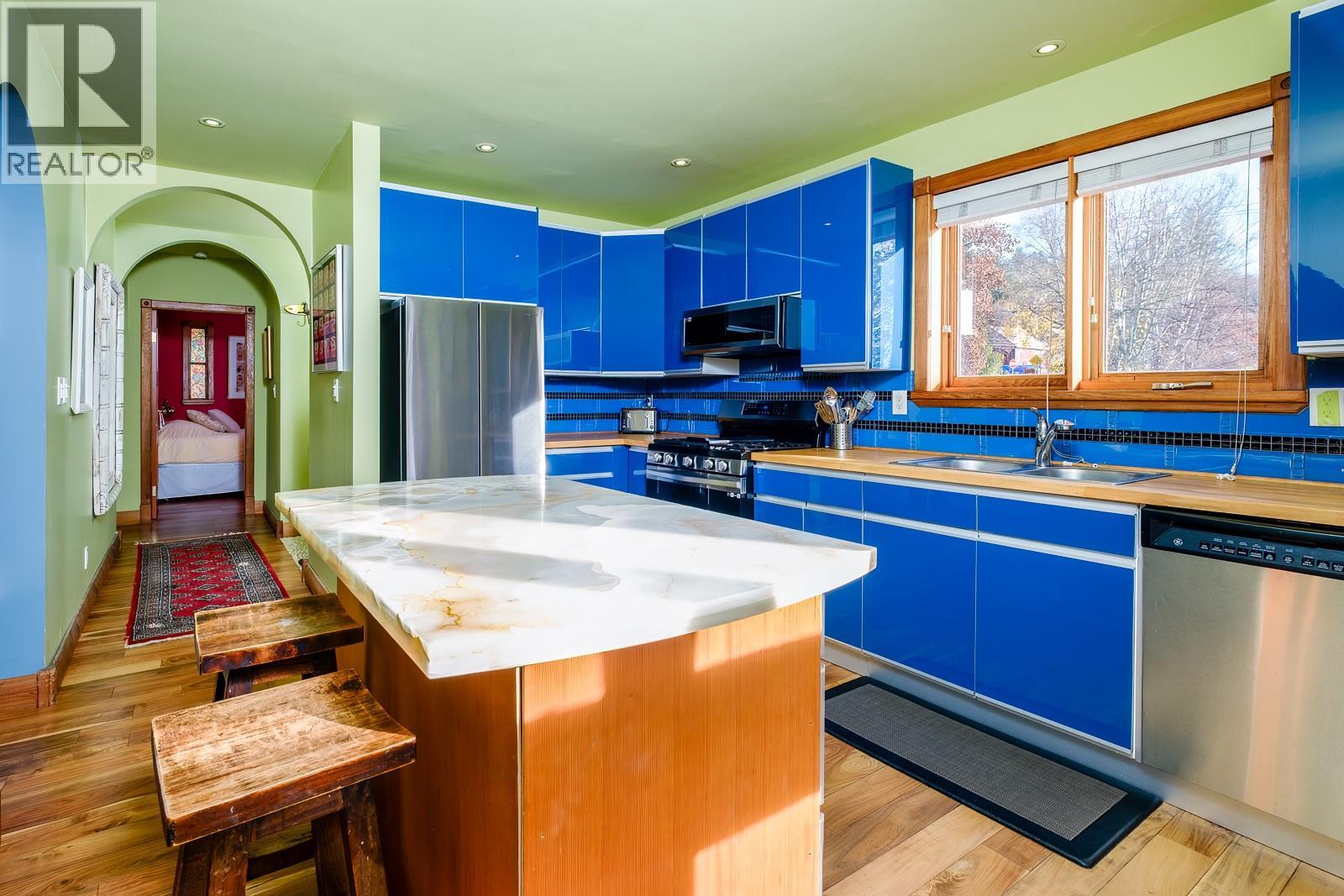 2075 Thompson Avenue, Rossland, British Columbia  V0G 1Y0 - Photo 16 - 10367444