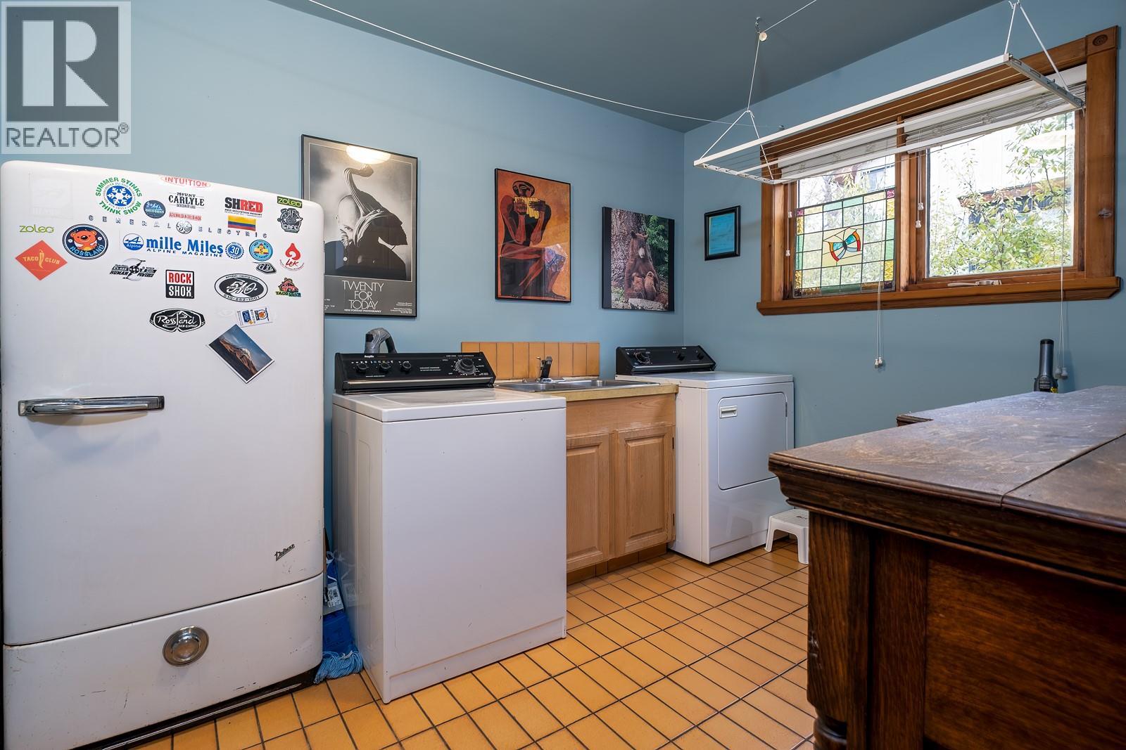 2075 Thompson Avenue, Rossland, British Columbia  V0G 1Y0 - Photo 19 - 10367444