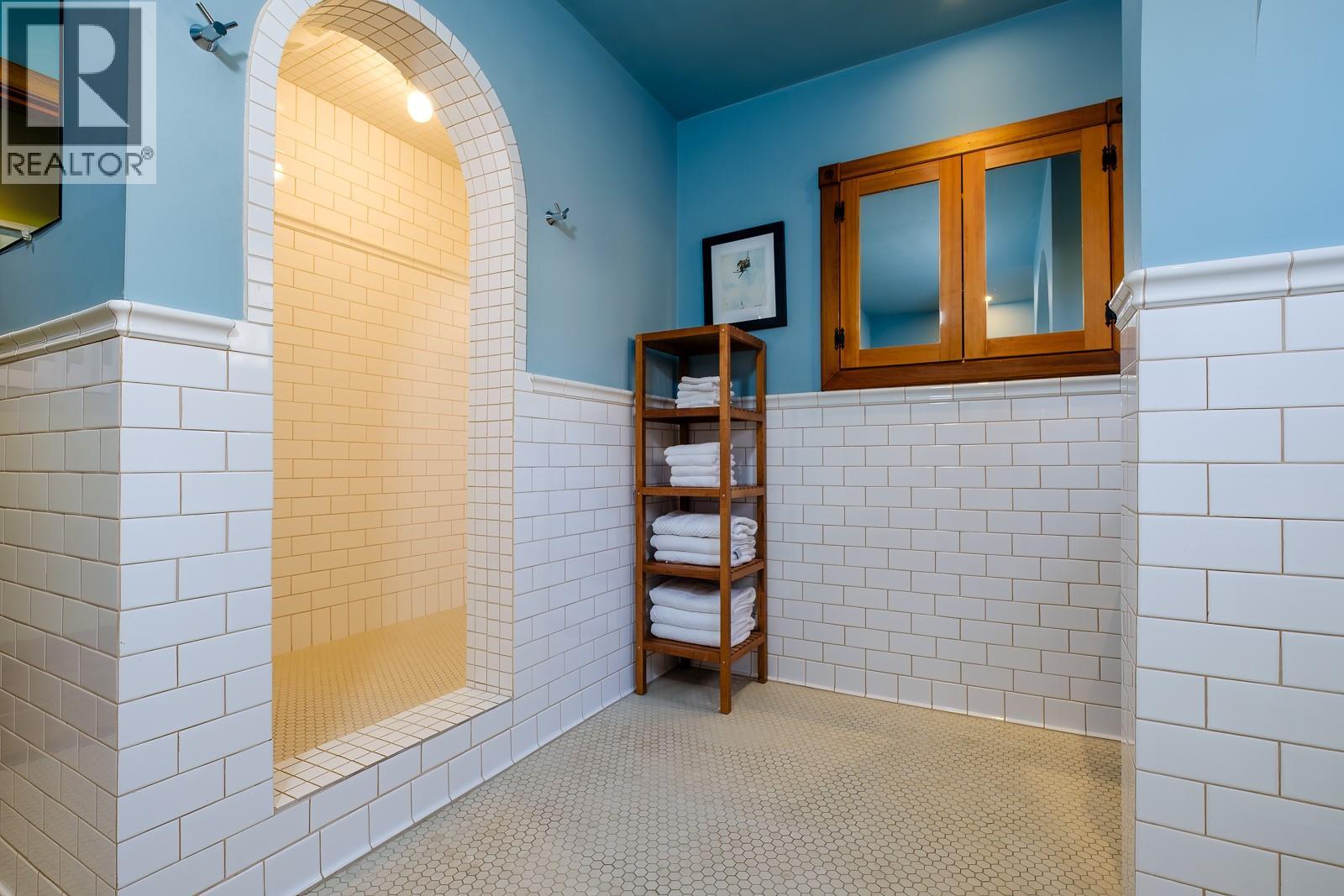 2075 Thompson Avenue, Rossland, British Columbia  V0G 1Y0 - Photo 21 - 10367444