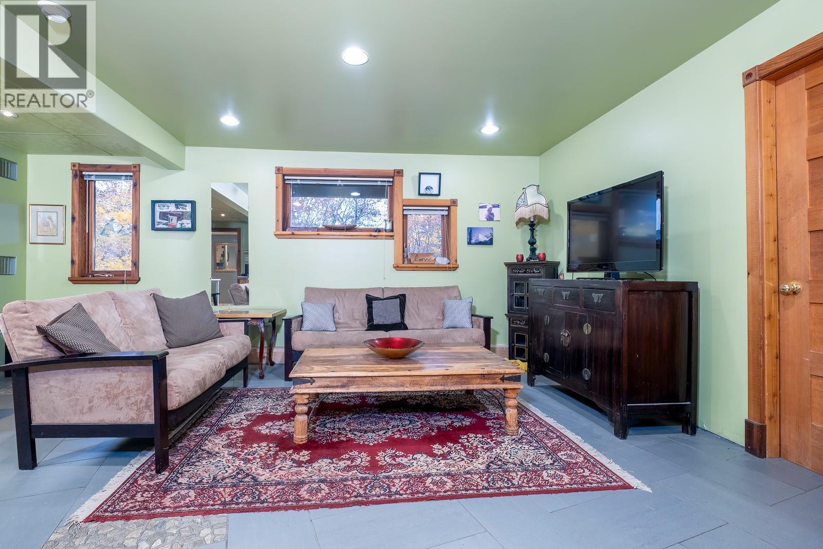 2075 Thompson Avenue, Rossland, British Columbia  V0G 1Y0 - Photo 50 - 10367444