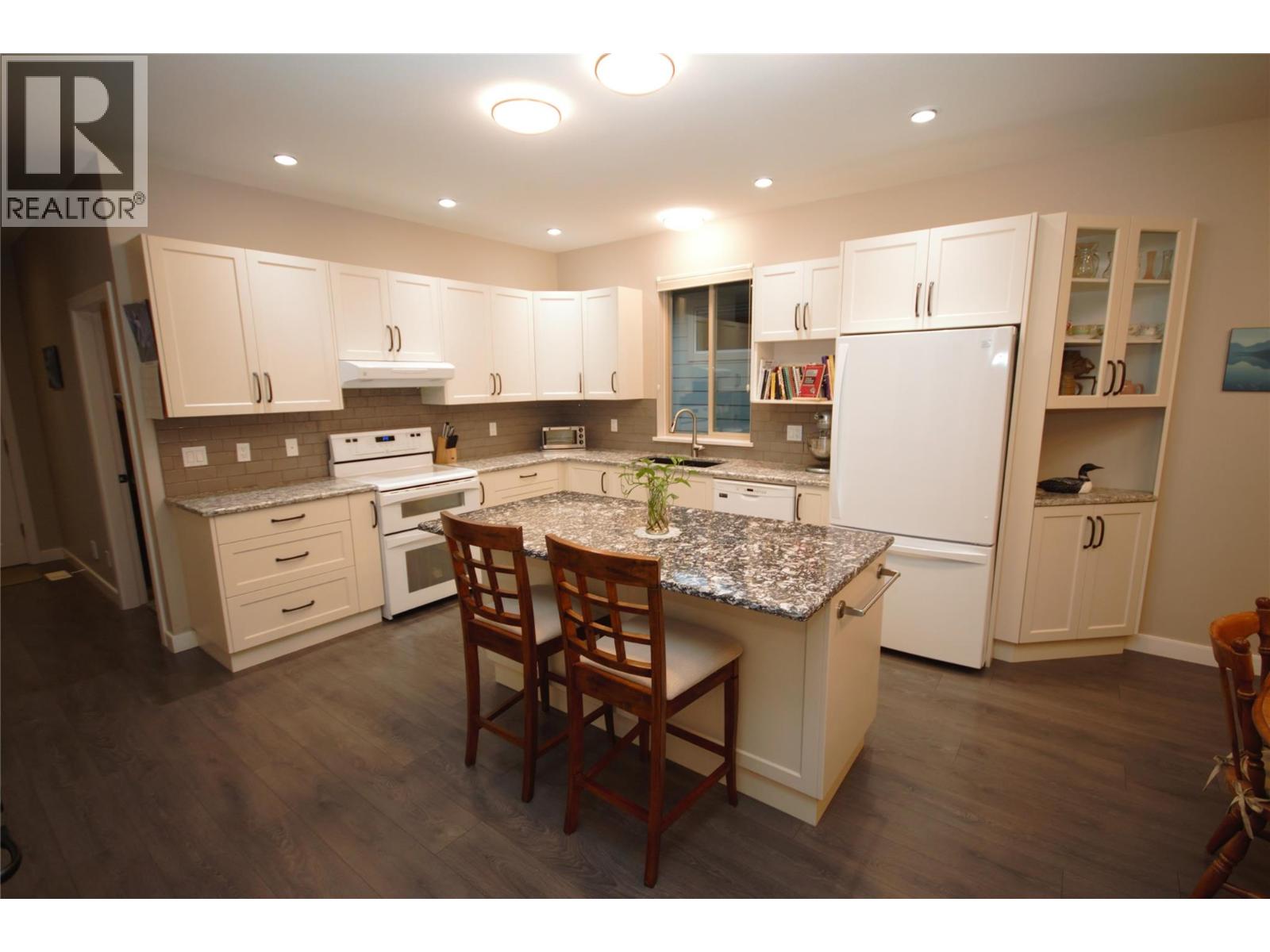 131 Willows Place, Oliver, British Columbia  V0H 1T4 - Photo 12 - 10369464