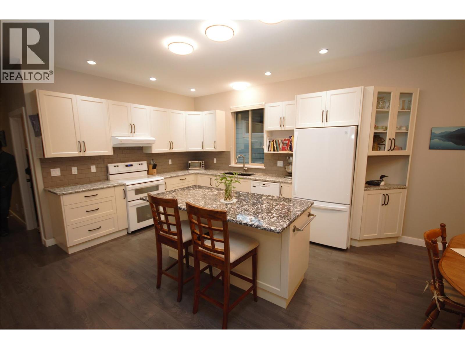 131 Willows Place, Oliver, British Columbia  V0H 1T4 - Photo 7 - 10369464