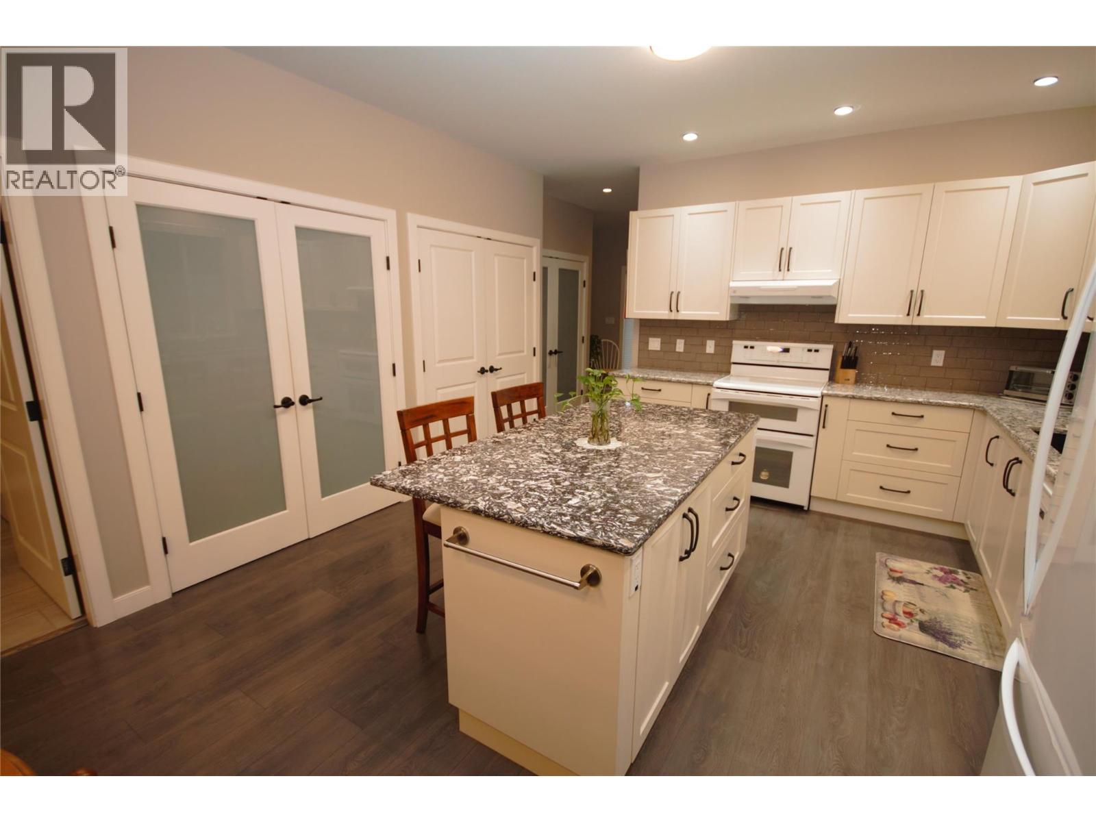 131 Willows Place, Oliver, British Columbia  V0H 1T4 - Photo 8 - 10369464