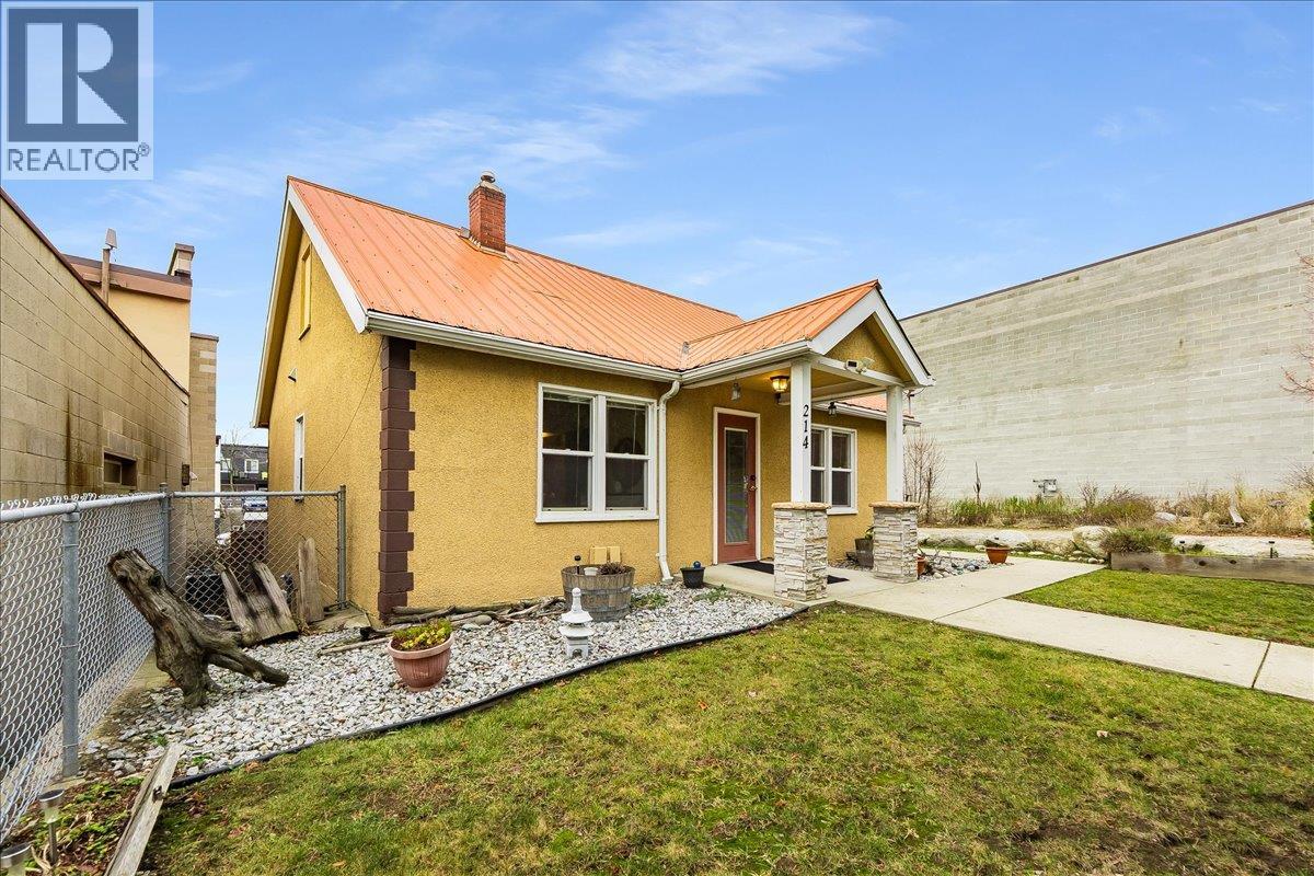 214 11th Avenue, Castlegar, British Columbia  V1N 1J2 - Photo 5 - 10369536