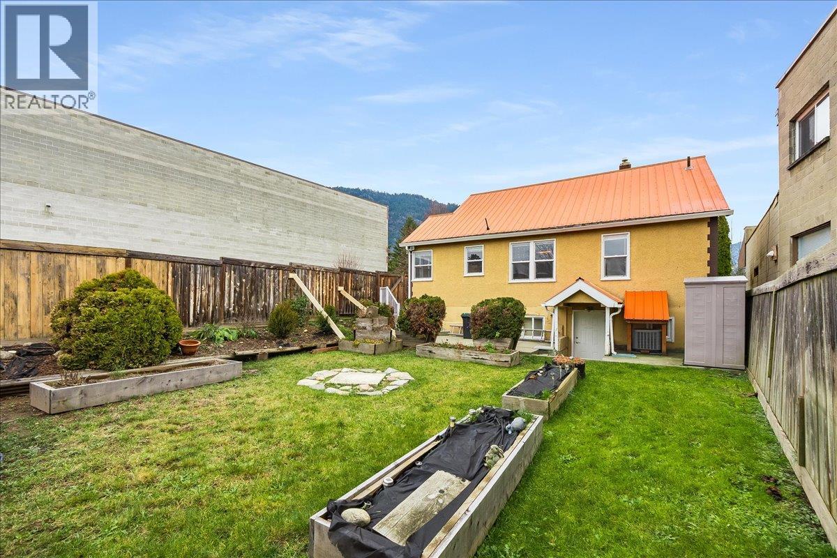 214 11th Avenue, Castlegar, British Columbia  V1N 1J2 - Photo 66 - 10369536