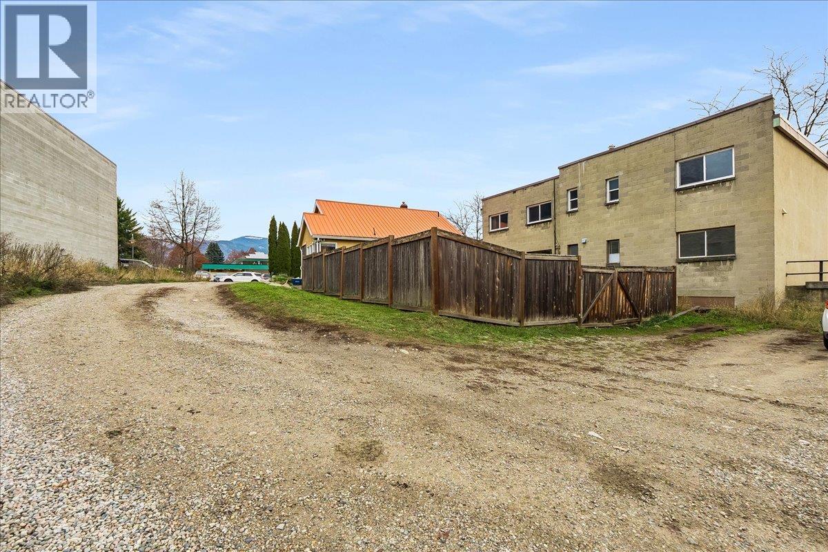 214 11th Avenue, Castlegar, British Columbia  V1N 1J2 - Photo 70 - 10369536
