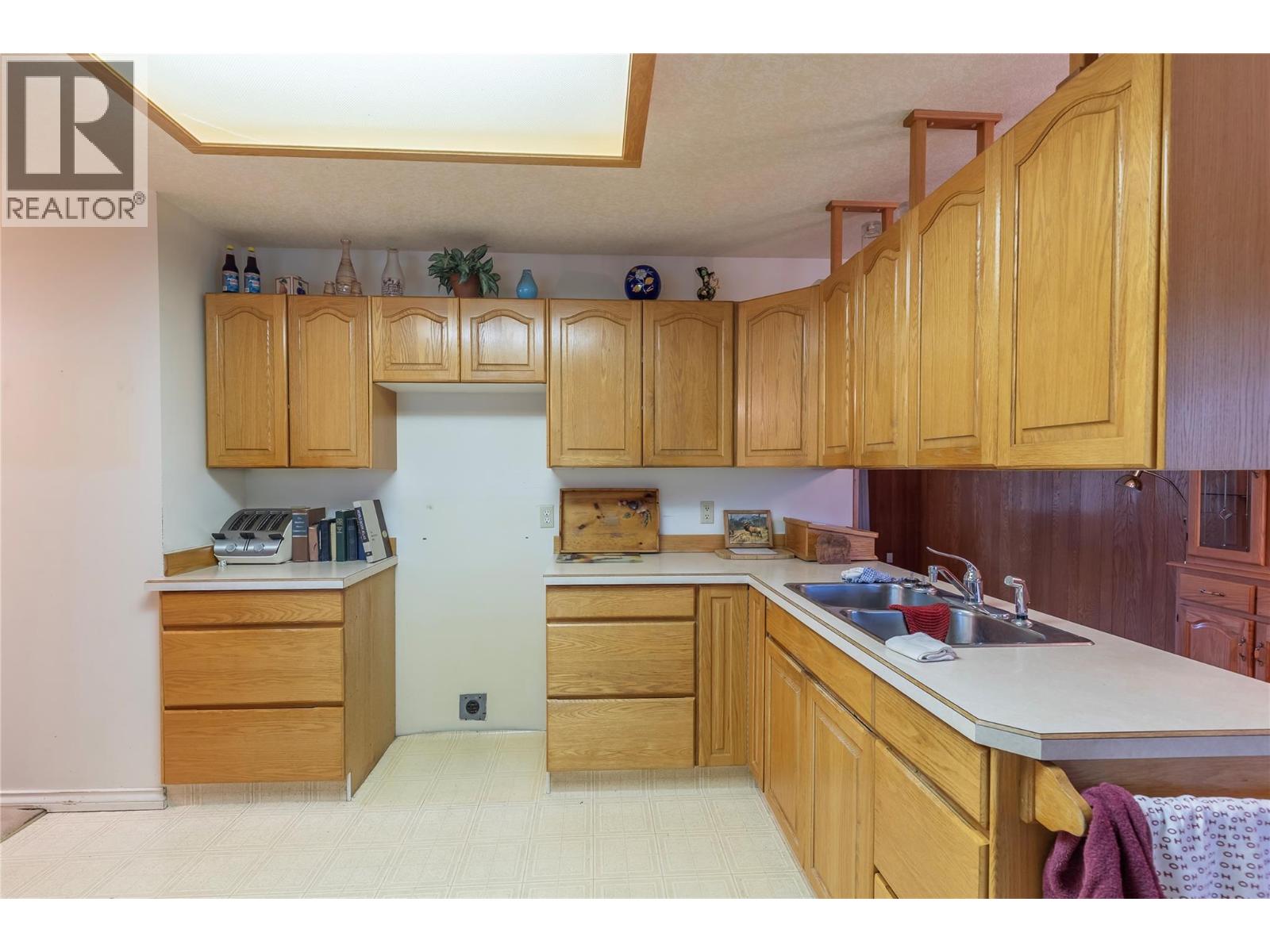 2619 Lakeshore Road, Vernon, British Columbia  V1H 1N1 - Photo 10 - 10369223