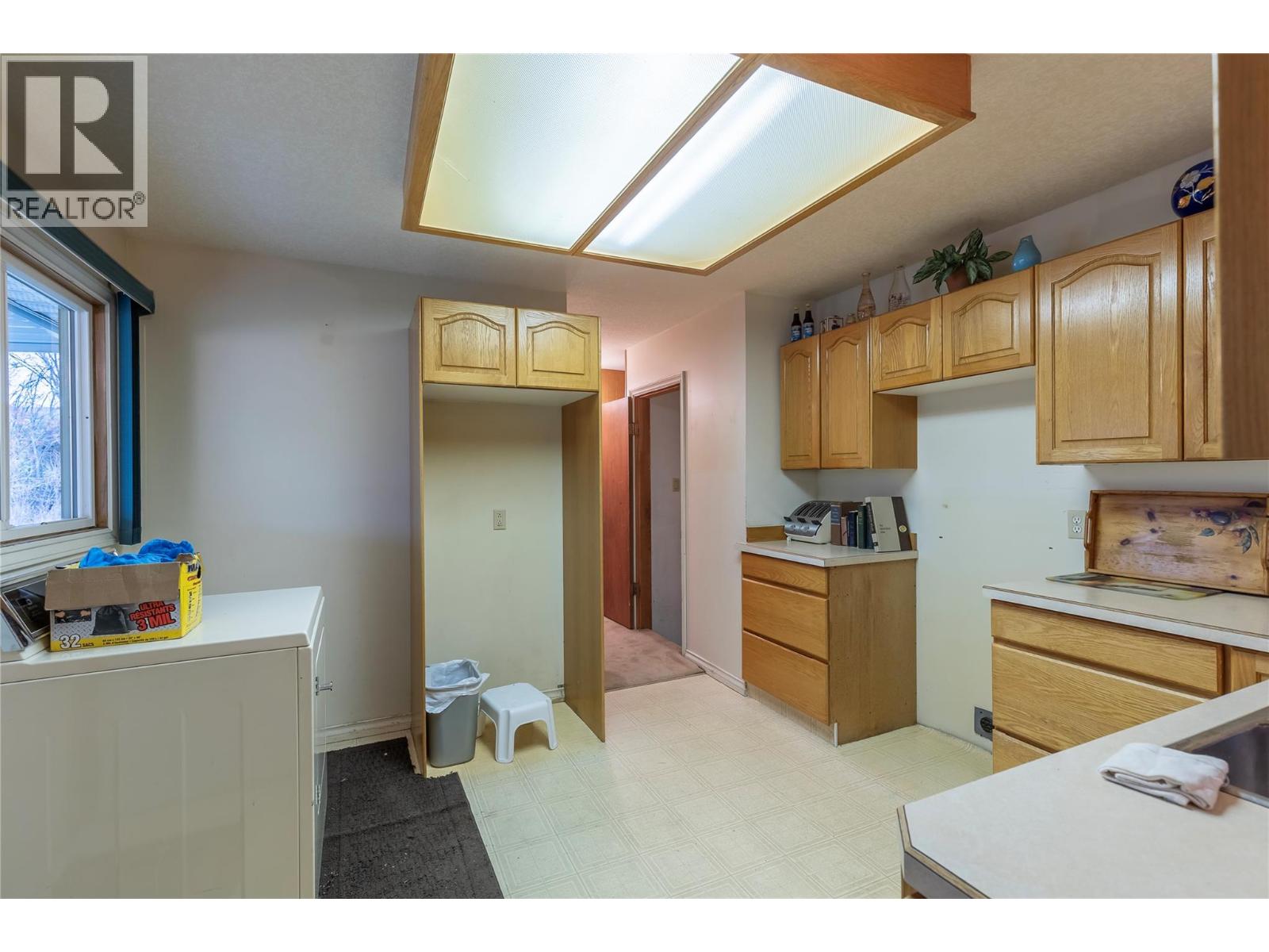 2619 Lakeshore Road, Vernon, British Columbia  V1H 1N1 - Photo 11 - 10369223