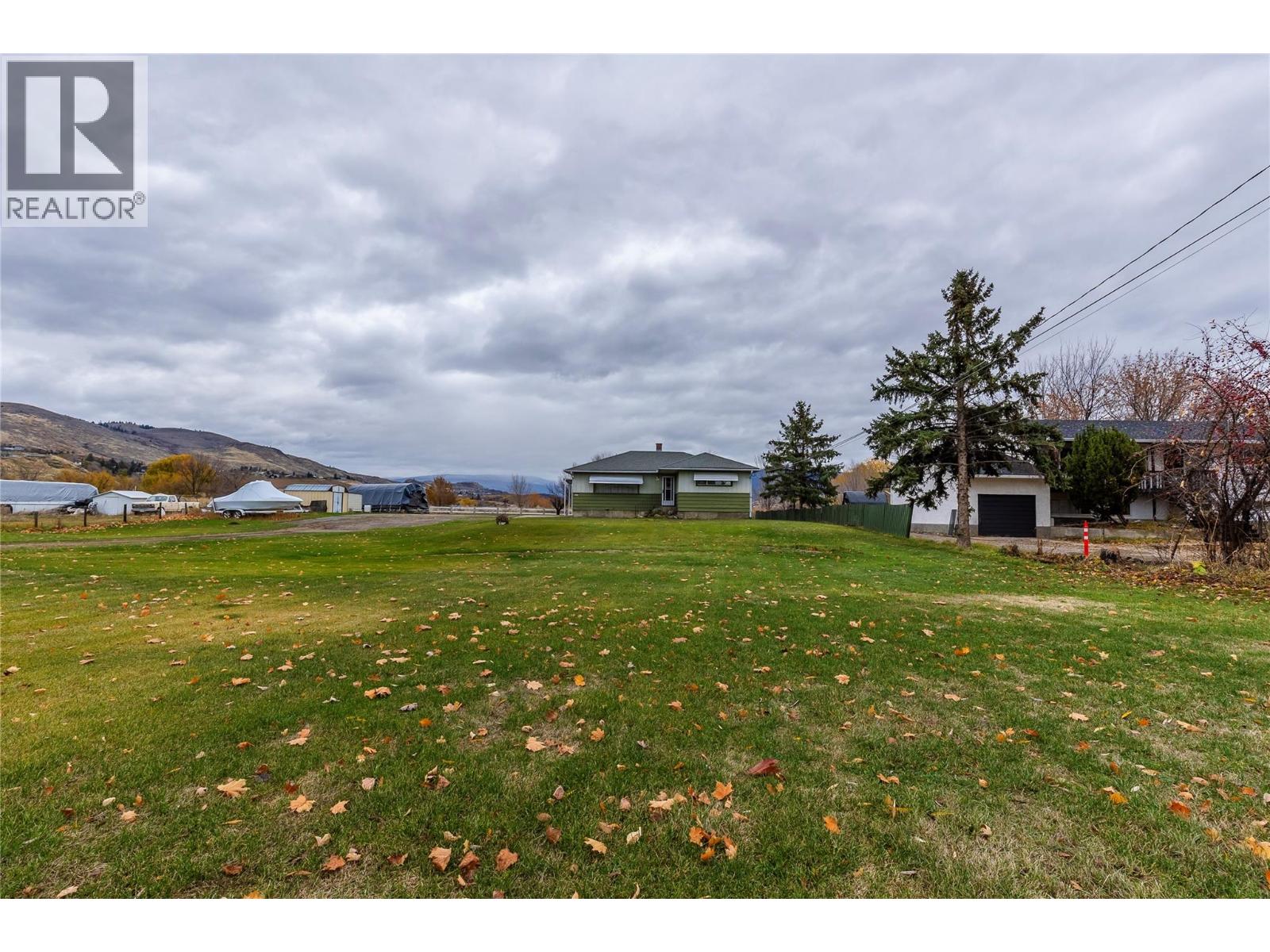 2619 Lakeshore Road, Vernon, British Columbia  V1H 1N1 - Photo 3 - 10369223