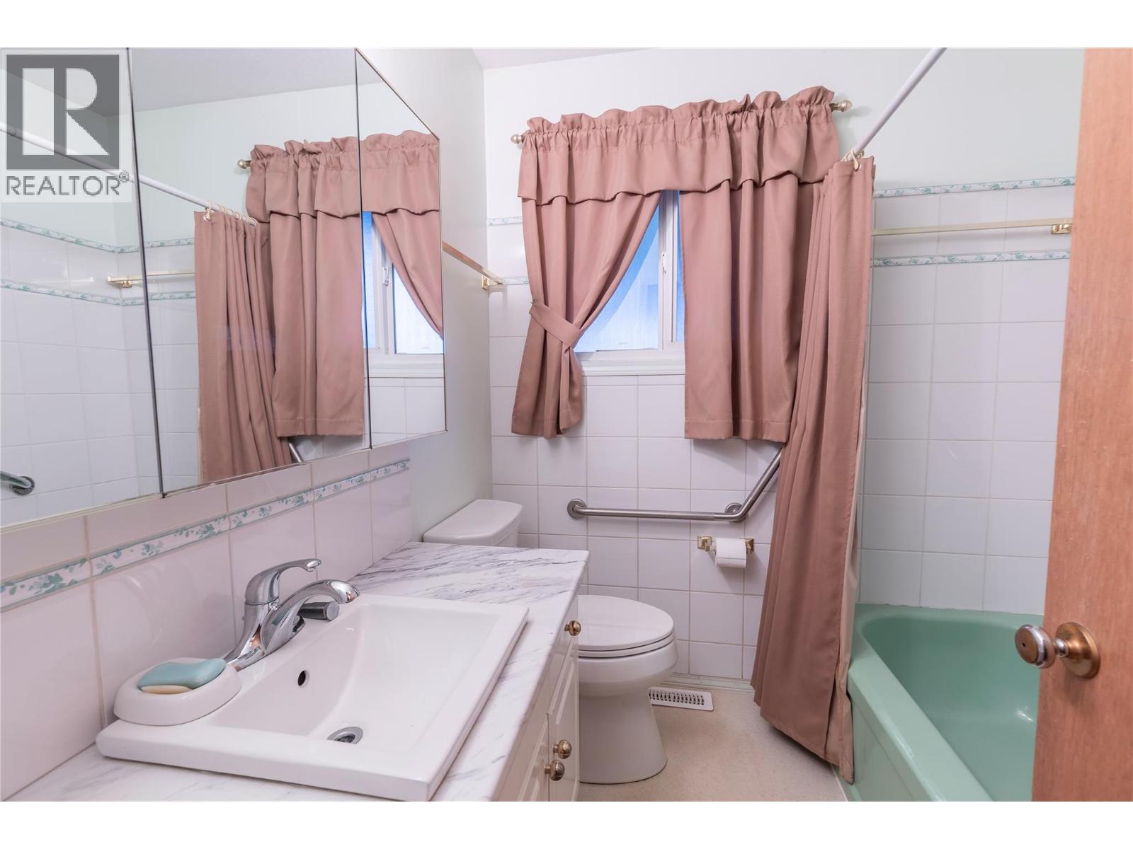 2619 Lakeshore Road, Vernon, British Columbia  V1H 1N1 - Photo 30 - 10369223