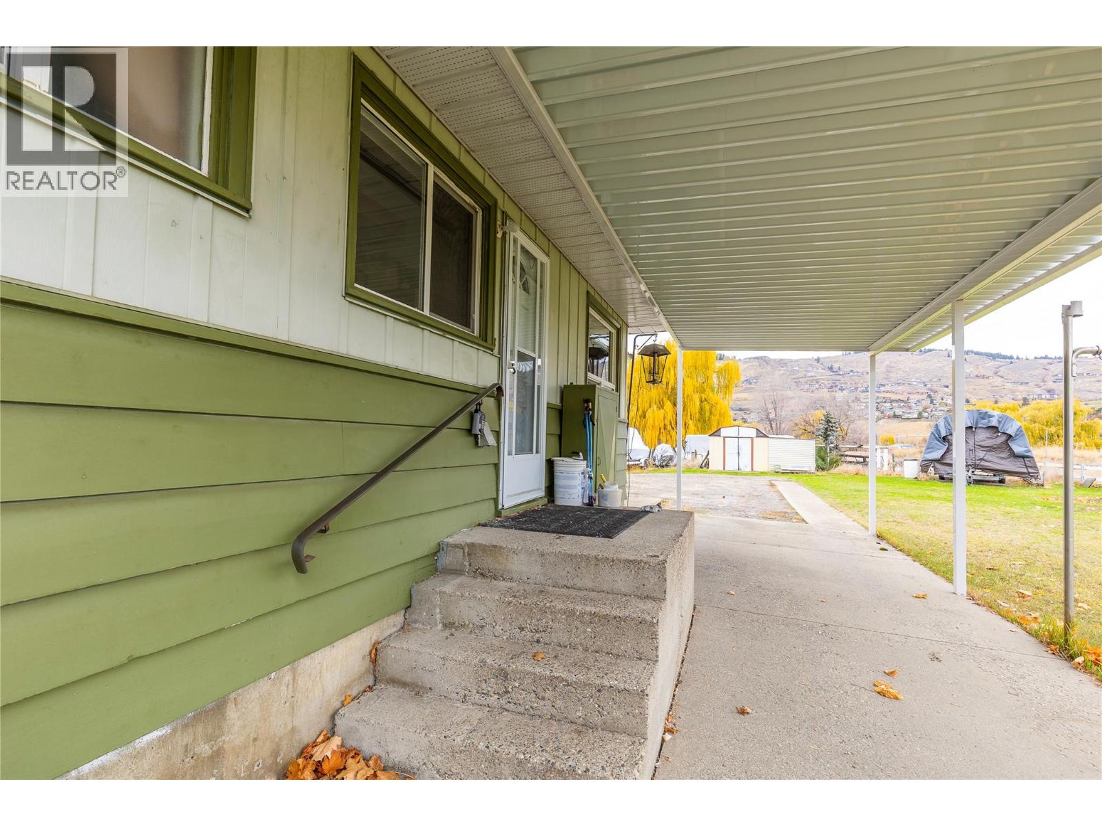 2619 Lakeshore Road, Vernon, British Columbia  V1H 1N1 - Photo 9 - 10369223