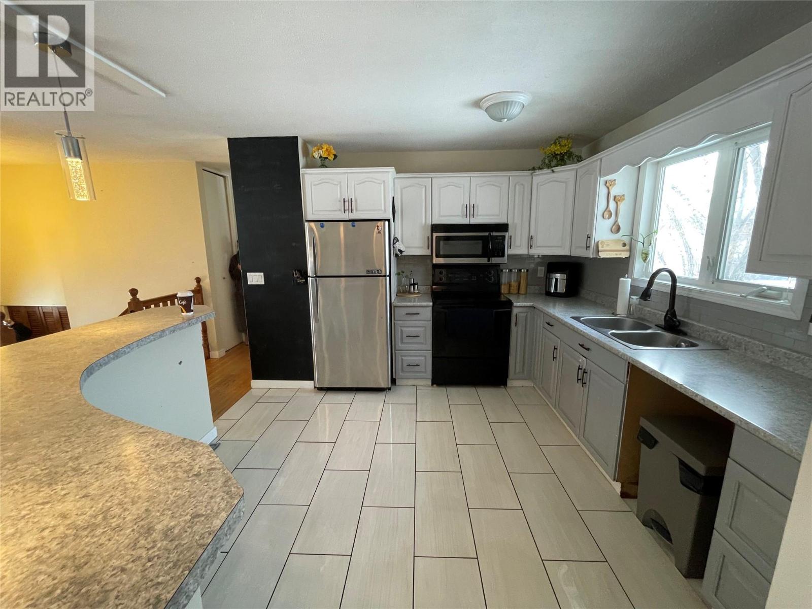 10 Beryl Drive, Logan Lake, British Columbia  V0K 1W0 - Photo 32 - 10369657