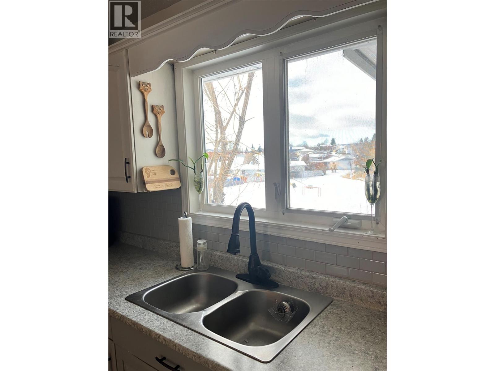 10 Beryl Drive, Logan Lake, British Columbia  V0K 1W0 - Photo 33 - 10369657