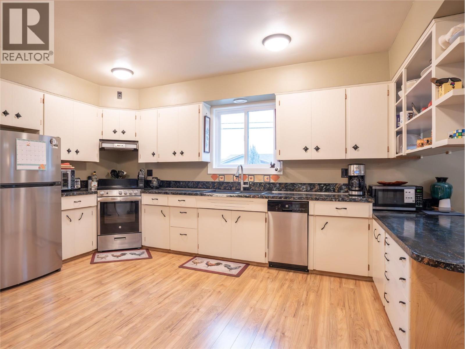 197 Granby Avenue, Penticton, British Columbia  V2A 2Z1 - Photo 4 - 10369453